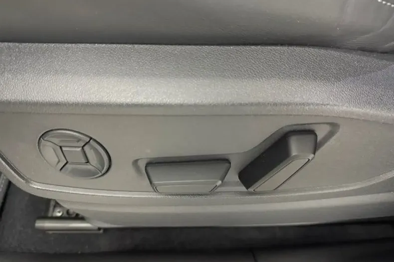 Audi Q5 din 2025 cu 8.999 km - oferta AUD161894 - foto 6