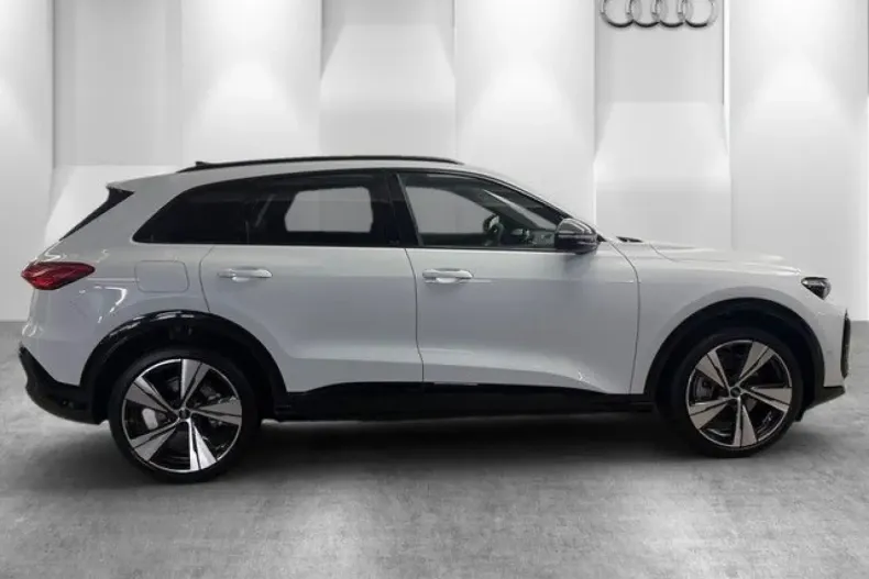 Audi Q5 din 2025 cu 8.999 km - oferta AUD161894 - foto 13