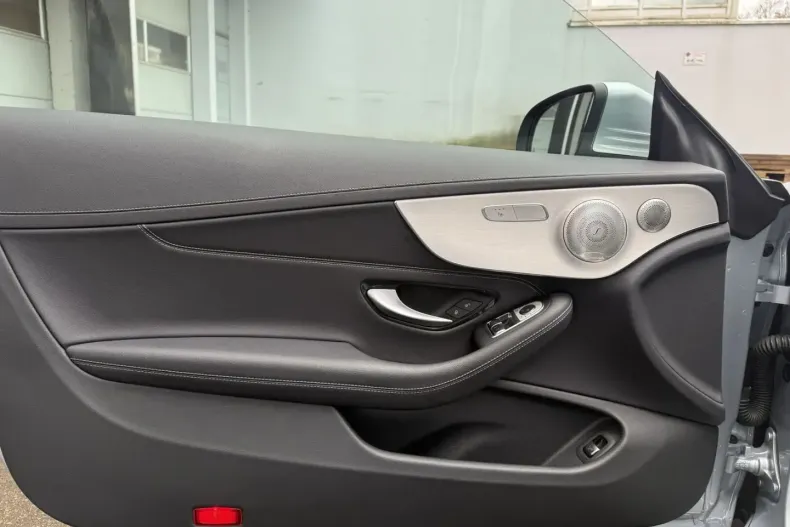 Mercedes-Benz C 300 din 2022 cu 39.000 km - oferta MER161895 - foto 11