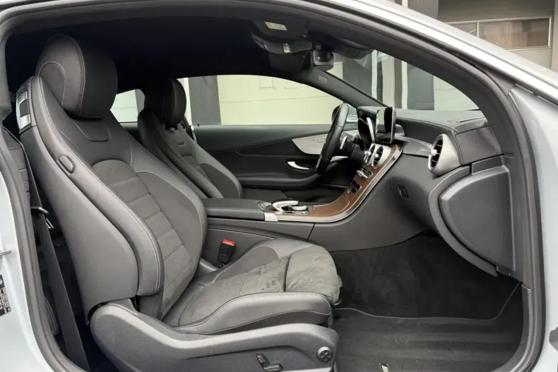 Mercedes-Benz C 300 din 2022 cu 39.000 km - oferta MER161895 - foto 25