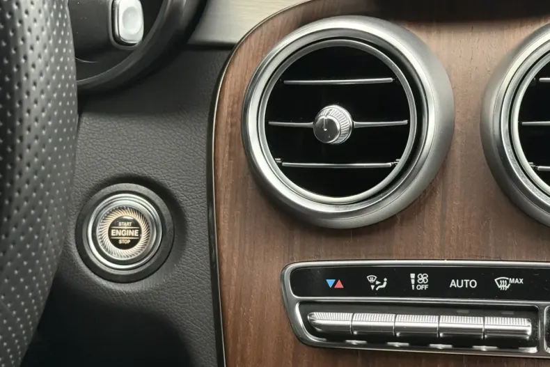 Mercedes-Benz C 300 din 2022 cu 39.000 km - oferta MER161895 - foto 34