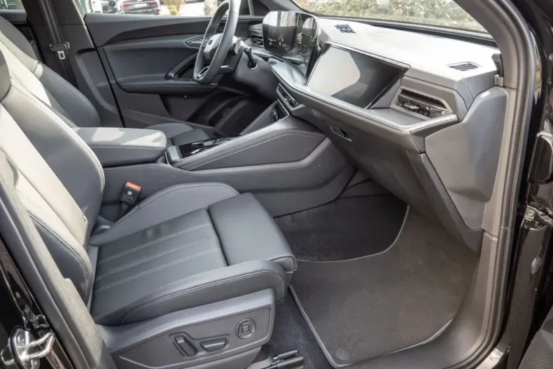 Audi Q5 din 2025 cu 17.000 km - oferta AUD161900 - foto 2