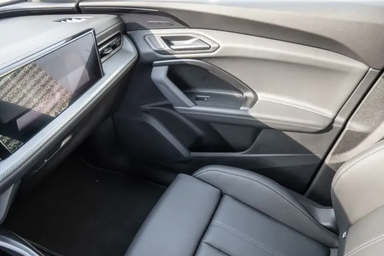 Audi Q5 din 2025 cu 17.000 km - oferta AUD161900 - foto 13