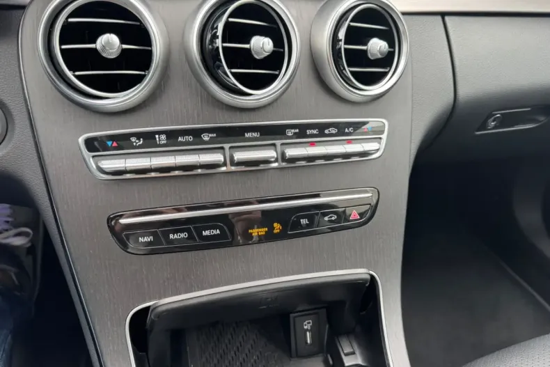 Mercedes-Benz C 300 din 2021 cu 77.000 km - oferta MER161907 - foto 14