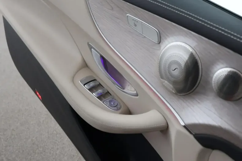 Mercedes-Benz E 300 din 2021 cu 37.500 km - oferta MER161918 - foto 12