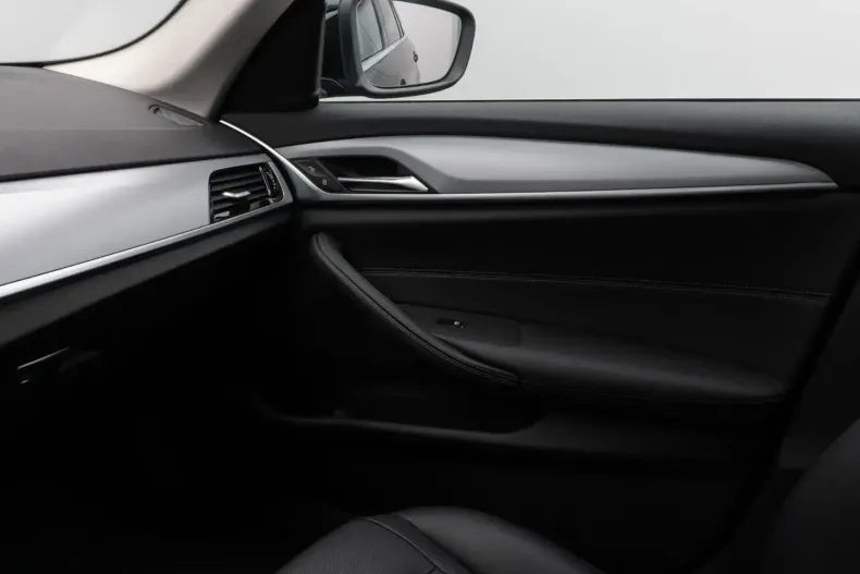 BMW 530 din 2022 cu 56.356 km - oferta BMW161935 - foto 31