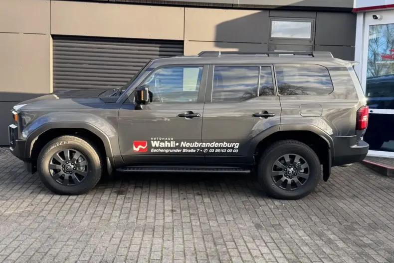 Toyota Land Cruiser din 2025 cu 11.000 km - oferta TOY161942 - foto 2