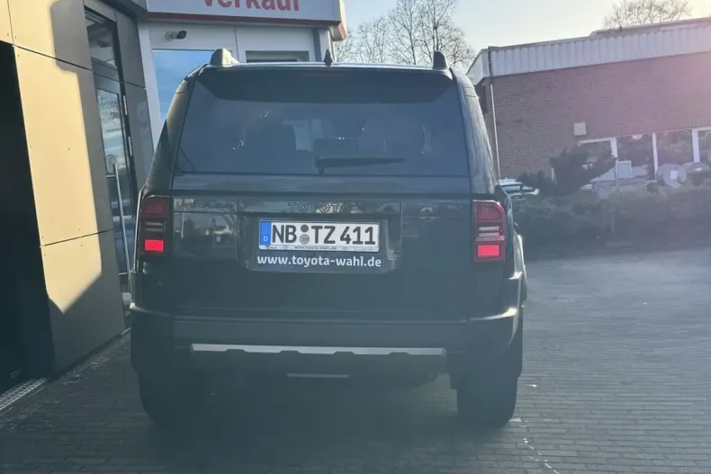 Toyota Land Cruiser din 2025 cu 11.000 km - oferta TOY161942 - foto 14