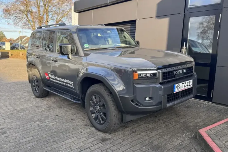 Toyota Land Cruiser din 2025 cu 11.000 km - oferta TOY161942 - foto 17