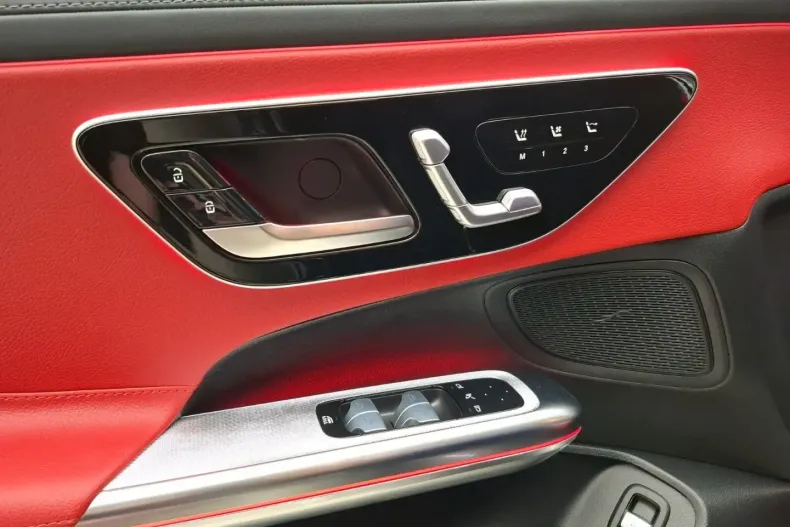 Mercedes-Benz CLE 200 din 2024 cu 16.284 km - oferta MER161952 - foto 10