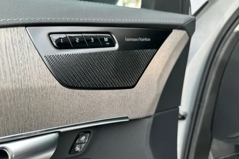 Volvo XC90 din 2023 cu 77.370 km - oferta VOL161980 - foto 14