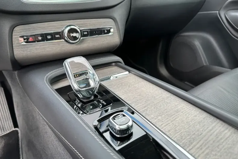 Volvo XC90 din 2023 cu 77.370 km - oferta VOL161980 - foto 15