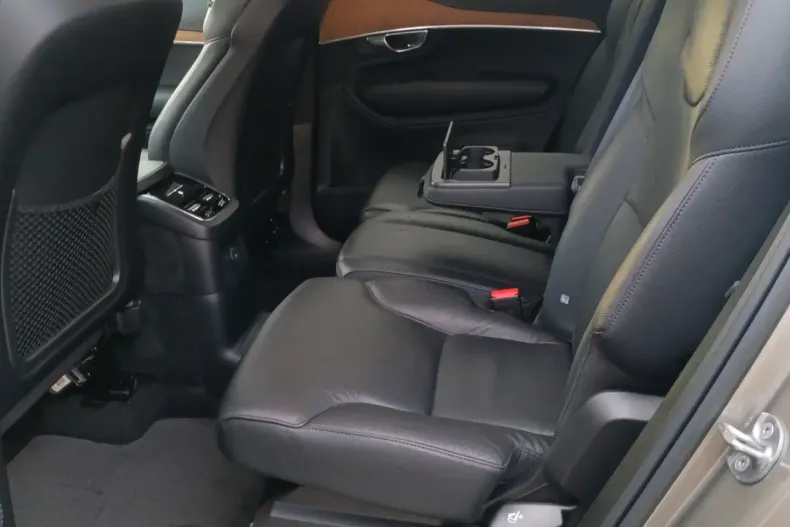 Volvo XC90 din 2022 cu 83.700 km - oferta VOL161981 - foto 8