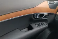 Volvo XC90 din 2022 cu 83.700 km - oferta VOL161981 - foto 13