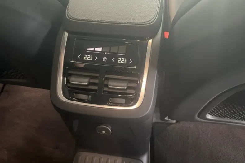 Volvo XC90 din 2021 cu 64.600 km - oferta VOL161998 - foto 14