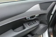 Volvo XC90 din 2021 cu 69.300 km - oferta VOL162003 - foto 8