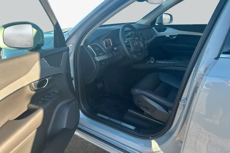 Volvo XC90 din 2023 cu 21.843 km - oferta VOL162009 - foto 9