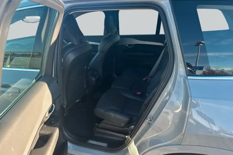 Volvo XC90 din 2023 cu 21.843 km - oferta VOL162009 - foto 10