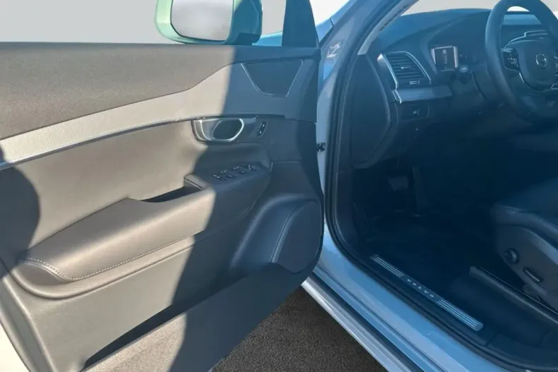 Volvo XC90 din 2023 cu 21.843 km - oferta VOL162009 - foto 15