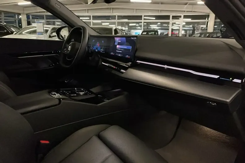 BMW 520 din 2024 cu 35.934 km - oferta BMW162017 - foto 16