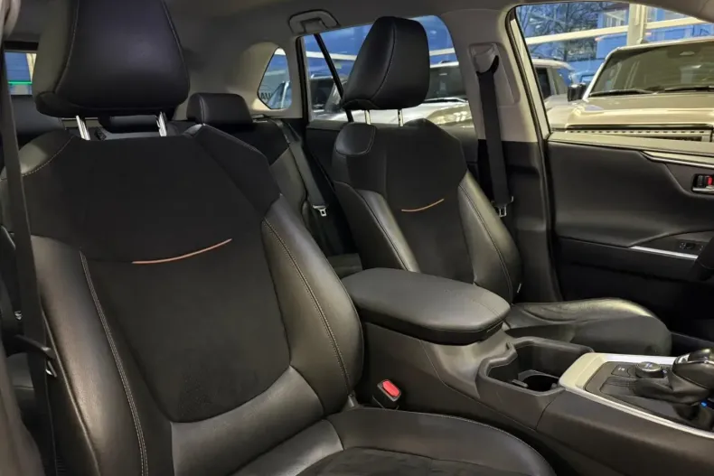 Toyota RAV4 din 2023 cu 22.900 km - oferta TOY162039 - foto 17