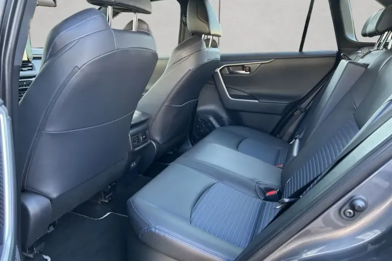 Toyota RAV4 din 2025 cu 9.000 km - oferta TOY162040 - foto 11