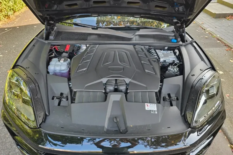 Porsche Cayenne din 2024 cu 23.520 km - oferta POR162041 - foto 6