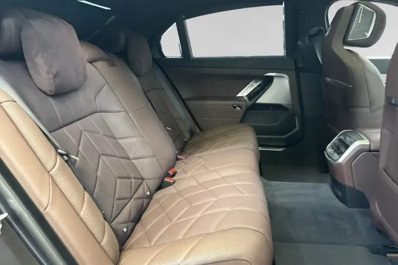 BMW 750 din 2024 cu 11.450 km - oferta BMW162068 - foto 15