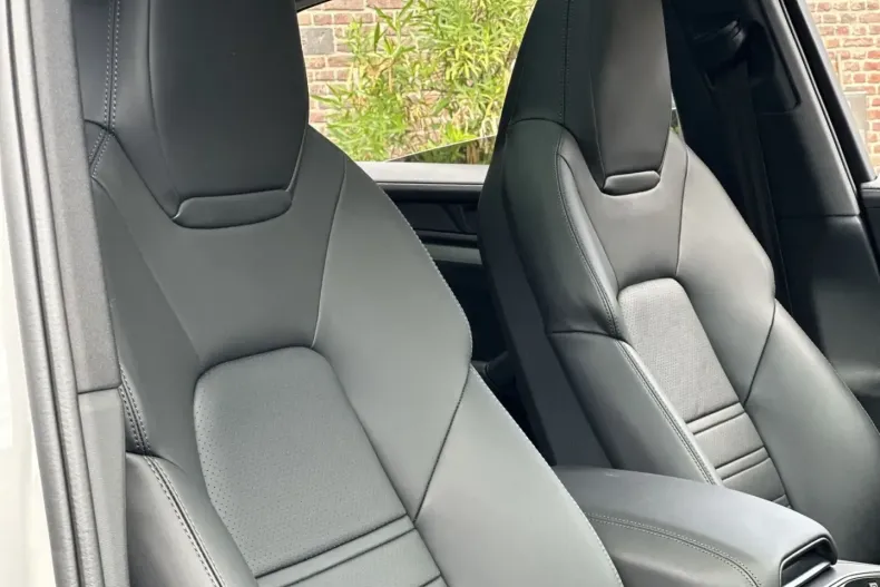 Porsche Cayenne din 2023 cu 4.950 km - oferta POR162069 - foto 2