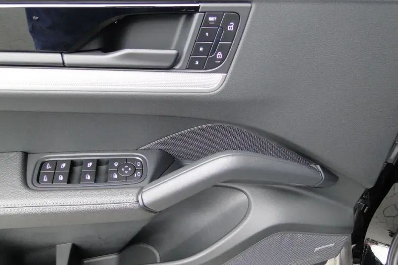 Porsche Cayenne din 2024 cu 15.000 km - oferta POR162073 - foto 23