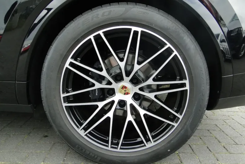 Porsche Cayenne din 2024 cu 15.000 km - oferta POR162073 - foto 28