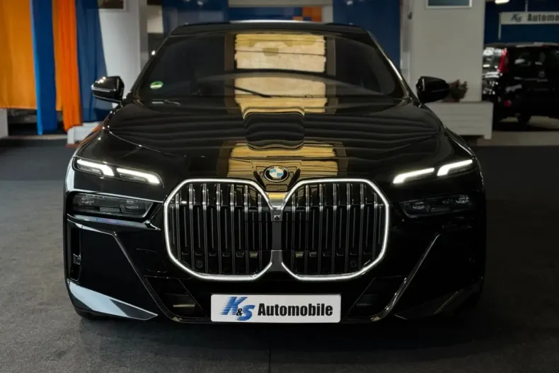 BMW 740 din 2024 cu 29.700 km - oferta BMW162076 - foto 2