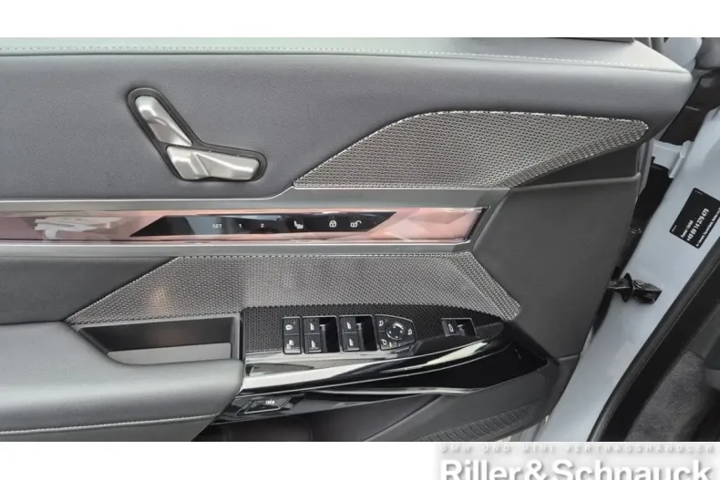 BMW 740 din 2024 cu 14.300 km - oferta BMW162077 - foto 10