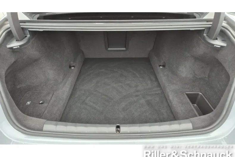 BMW 740 din 2024 cu 14.300 km - oferta BMW162077 - foto 15