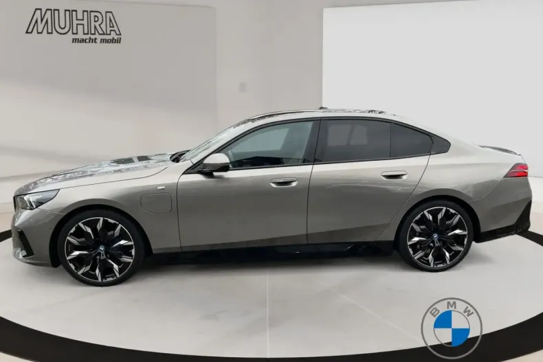 BMW 550 din 2024 cu 45.605 km - oferta BMW162081 - foto 3