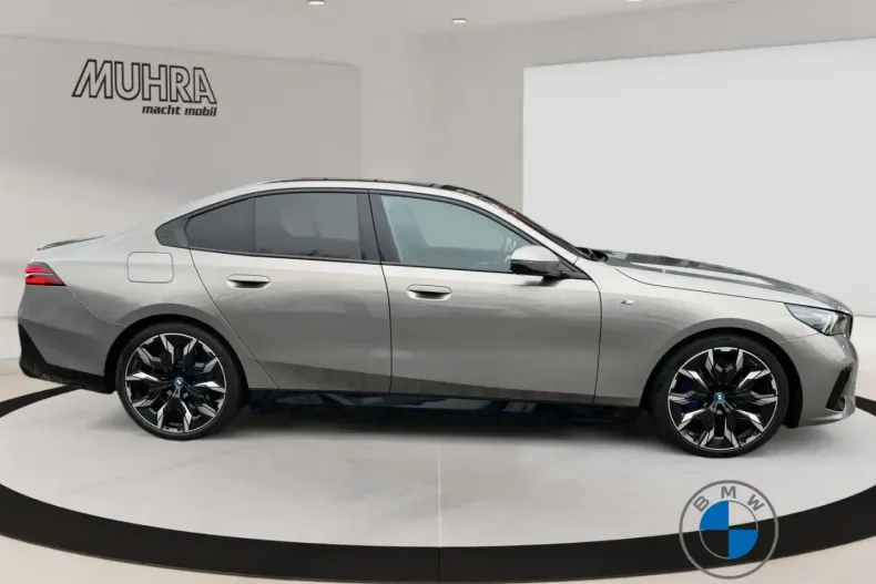 BMW 550 din 2024 cu 45.605 km - oferta BMW162081 - foto 6