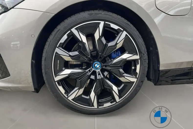 BMW 550 din 2024 cu 45.605 km - oferta BMW162081 - foto 8