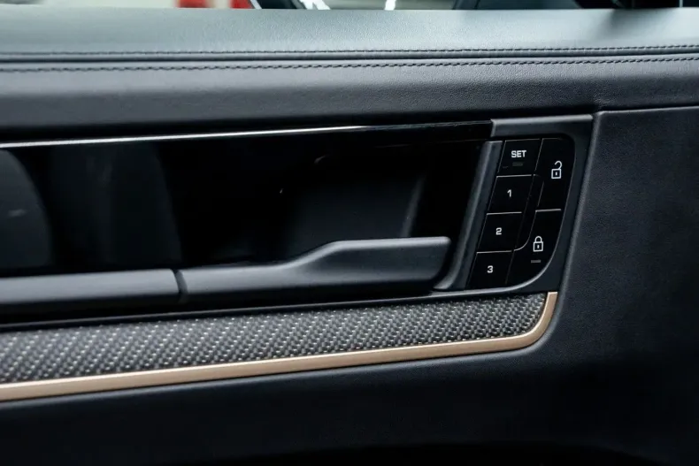 Porsche Cayenne din 2024 cu 16.568 km - oferta POR162085 - foto 25