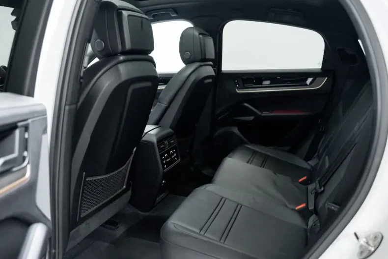 Porsche Cayenne din 2024 cu 16.568 km - oferta POR162085 - foto 28