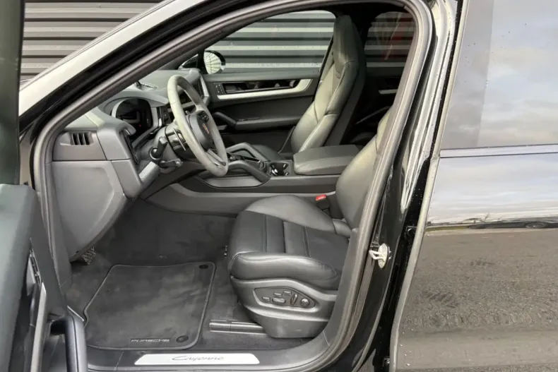 Porsche Cayenne din 2024 cu 25.700 km - oferta POR162086 - foto 19