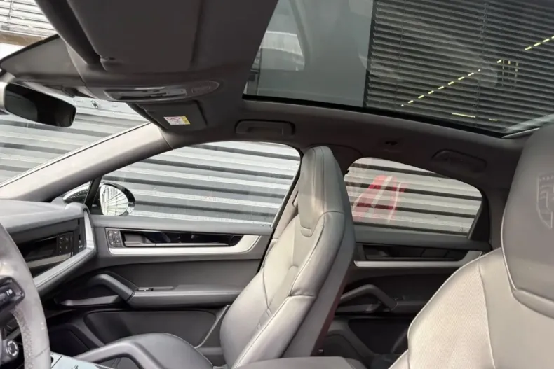 Porsche Cayenne din 2024 cu 25.700 km - oferta POR162086 - foto 20