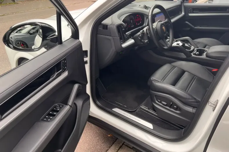 Porsche Cayenne din 2023 cu 47.900 km - oferta POR162088 - foto 4