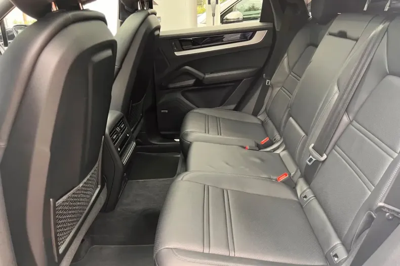 Porsche Cayenne din 2023 cu 47.900 km - oferta POR162088 - foto 19