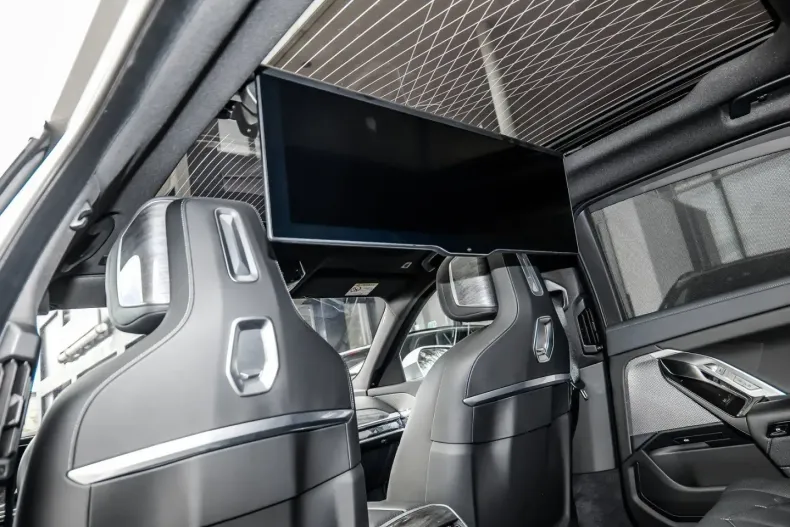 BMW 750 din 2024 cu 49.825 km - oferta BMW162090 - foto 12