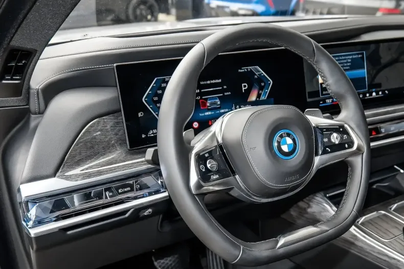 BMW 750 din 2024 cu 49.825 km - oferta BMW162090 - foto 21