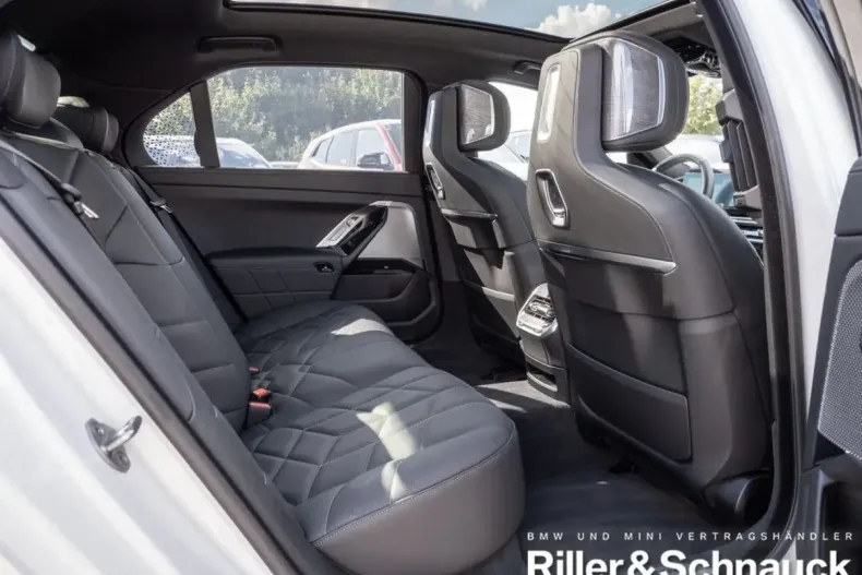 BMW 750 din 2024 cu 16.332 km - oferta BMW162091 - foto 8