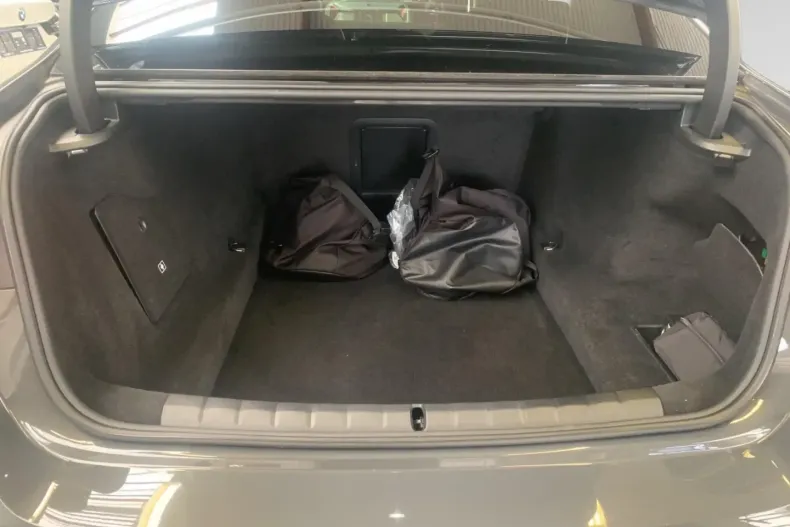 BMW 750 din 2024 cu 37.670 km - oferta BMW162094 - foto 17