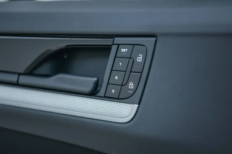 Porsche Cayenne din 2025 cu 29.912 km - oferta POR162097 - foto 18