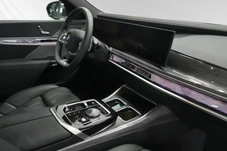 BMW 740 din 2024 cu 9.970 km - oferta BMW162100 - foto 3