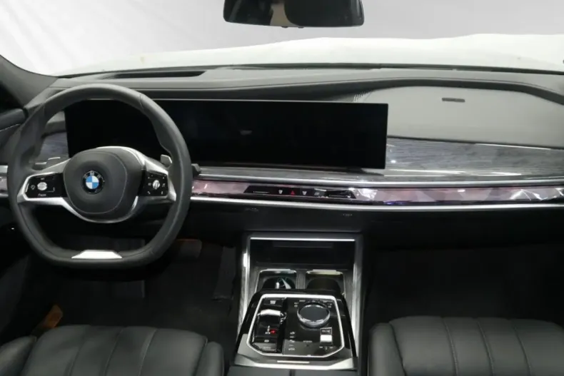 BMW 740 din 2024 cu 9.970 km - oferta BMW162100 - foto 5